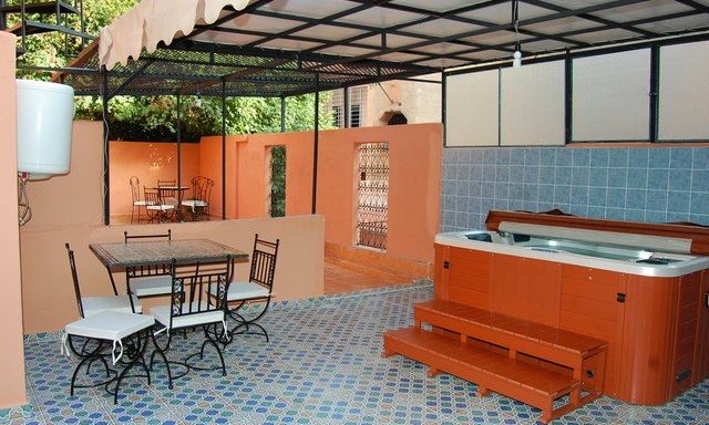 Jacuzzi de la villa Ziad Marrakech pour location de vacances